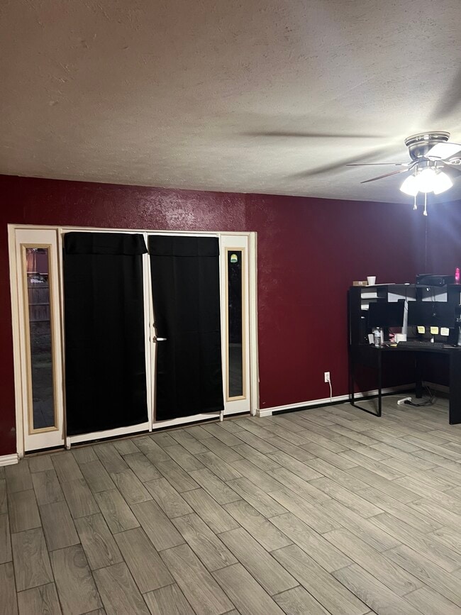 Photo - 2114 Highbury Rd