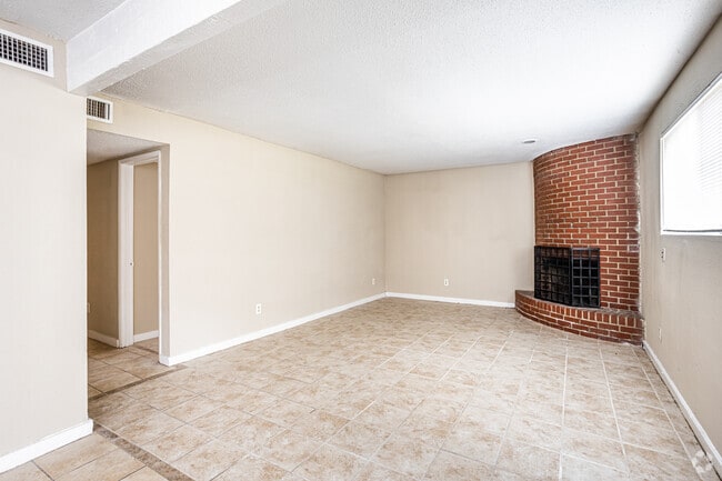 3BR, 2BA - 1300 SF
