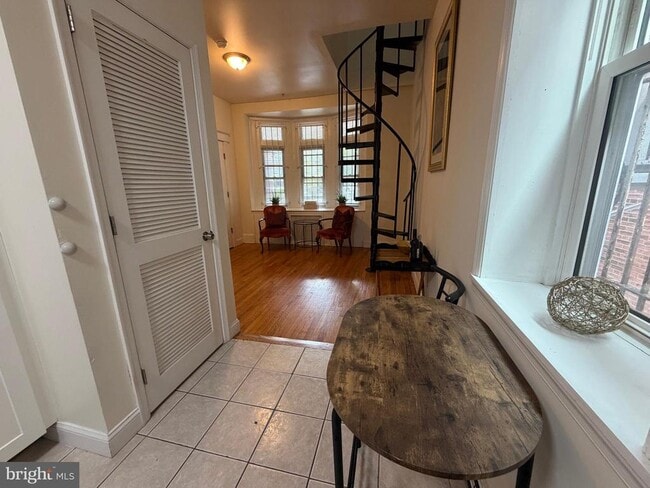 Photo - 922 S 49th St Unidad 1