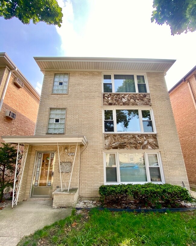 Building Photo - 8629 W Summerdale Ave Unit 2 Rental