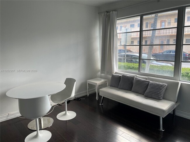 Photo - 621 11th St Unit 103