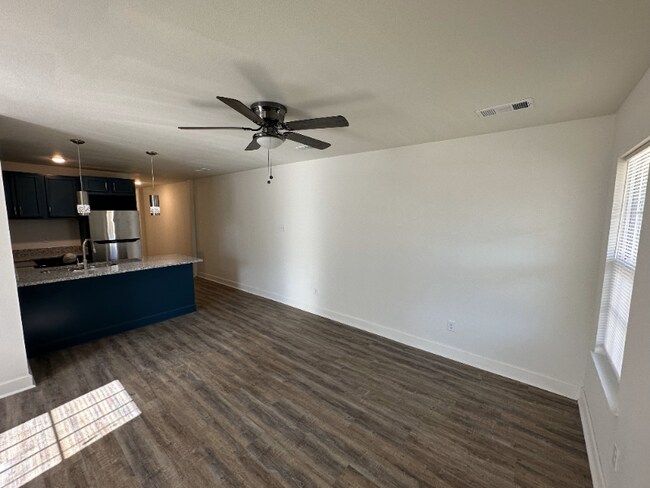 Photo - 804 N Chester St Unidad B