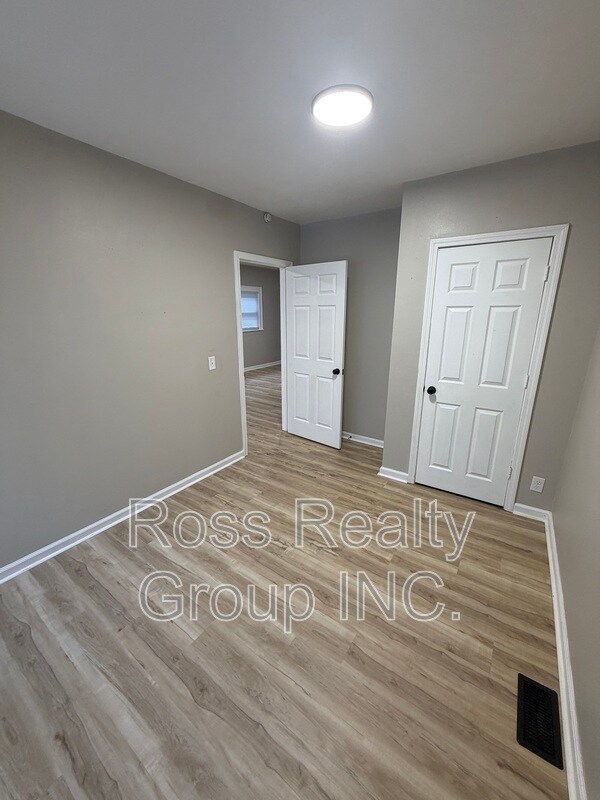 Photo - 442 Walbridge Ave