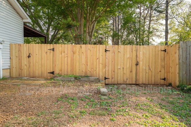 Photo - 912 Mountain Gap Rd SE