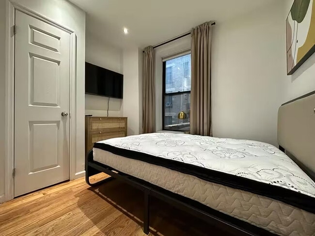 Building Photo - 964 Amsterdam Ave Unit 6D