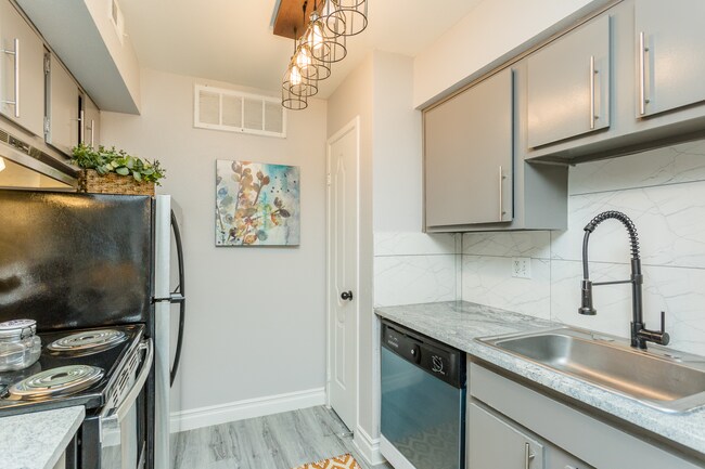 Photo - La Estancia Apartments