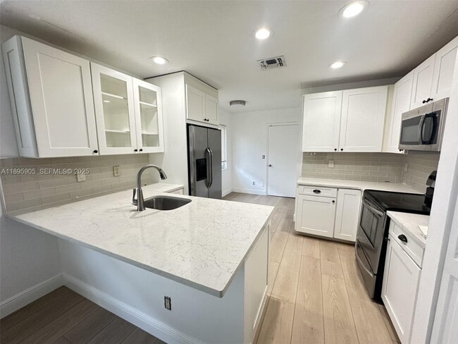 Building Photo - 2917 Myrtle Oak Cir