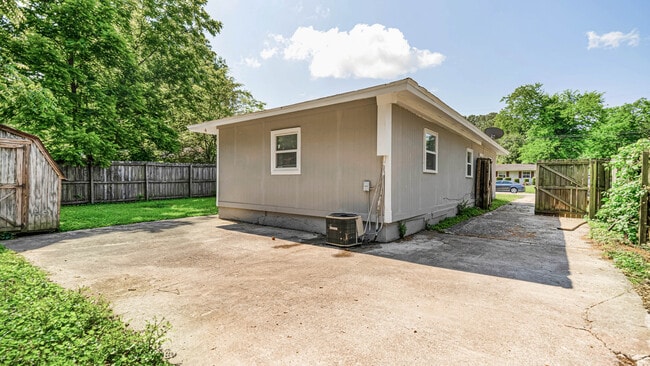 Photo - 2126 Evans Ave NW