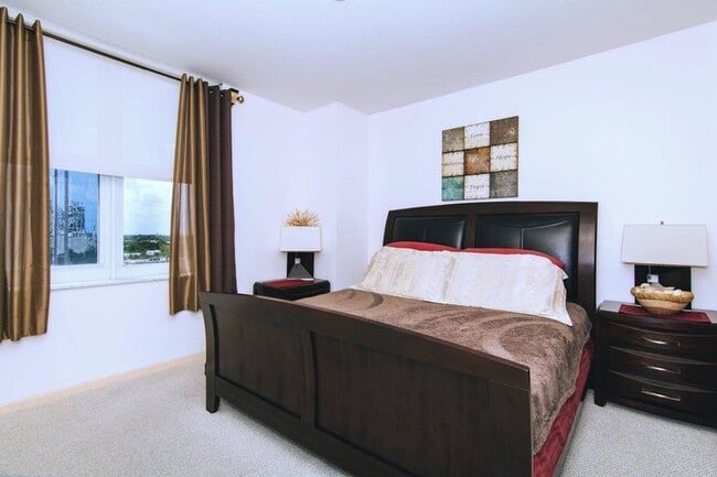 Photo - 511 SE 5 Ave