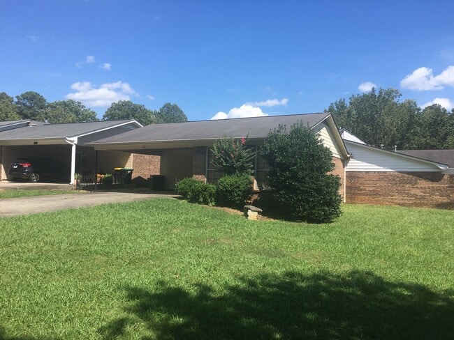 Photo - Nice 2/2 Home in West Rome $1095