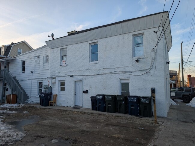 Building Photo - 20 S Bellevue Ave