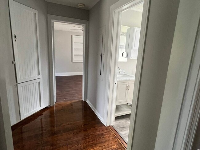 Building Photo - 1309 Saville St