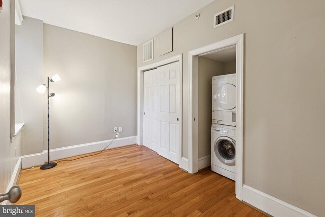 Photo - 1955 Locust St Unit 3F