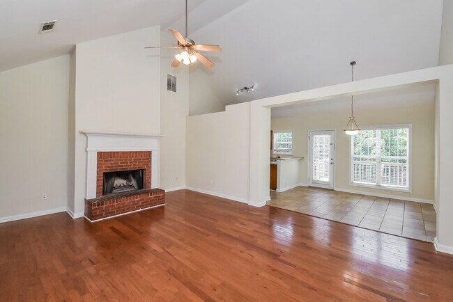 Photo - 1440 Paddocks Ct