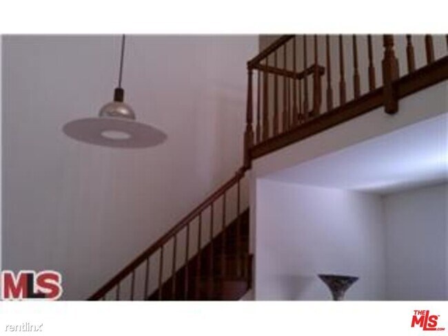 Photo - 10620 Eastborne Ave