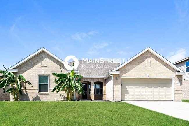 Building Photo - 4 Bedroom Pet-Friendly Home in LANCASTER, TX with Main Street Renewal