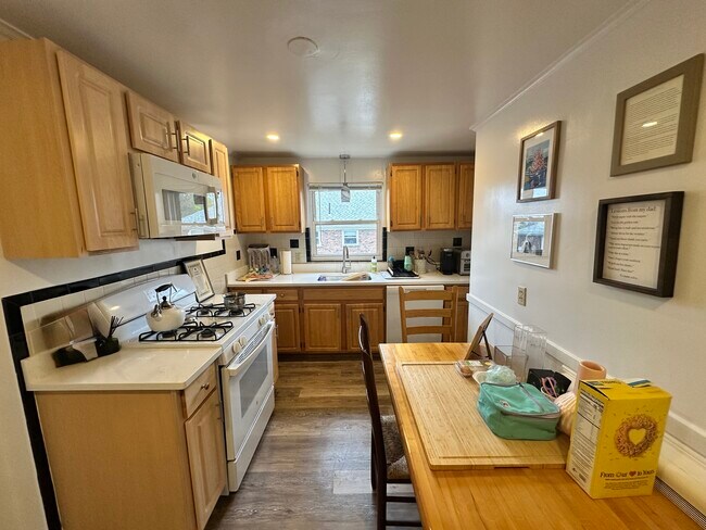 Photo - 32 Bishop Rd Unit 3