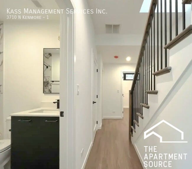 Photo - 3710 N Kenmore Ave