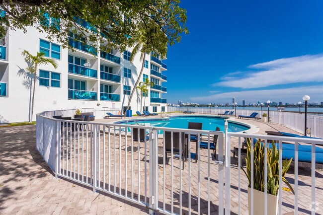 Pool - Wake Biscayne Bay