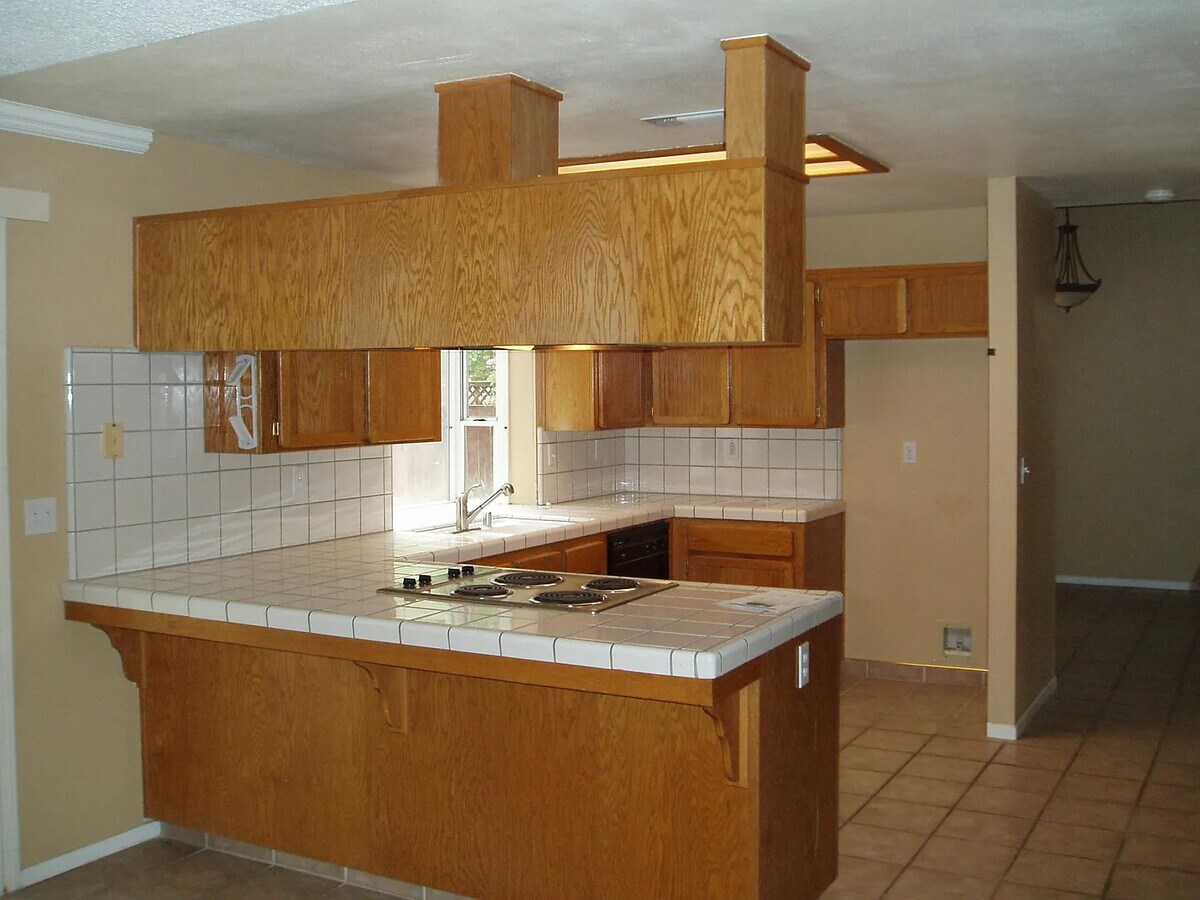 Photo - 1763 E Goshen Ave