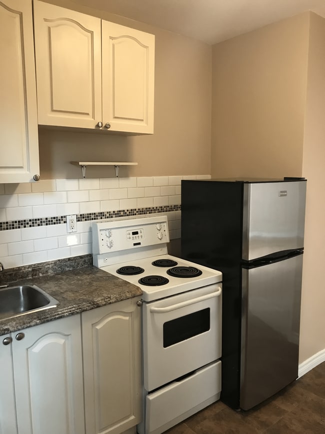 356 Ritson Rd S Unit 2