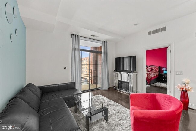 Photo - 1111 Oronoco St Unit 532