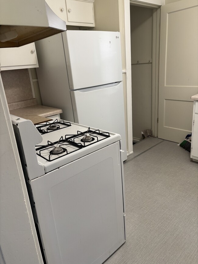 Photo - 146 Exchange St SE