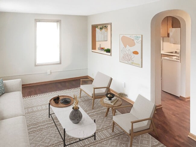 Building Photo - 4 Bedroom Single Family Home