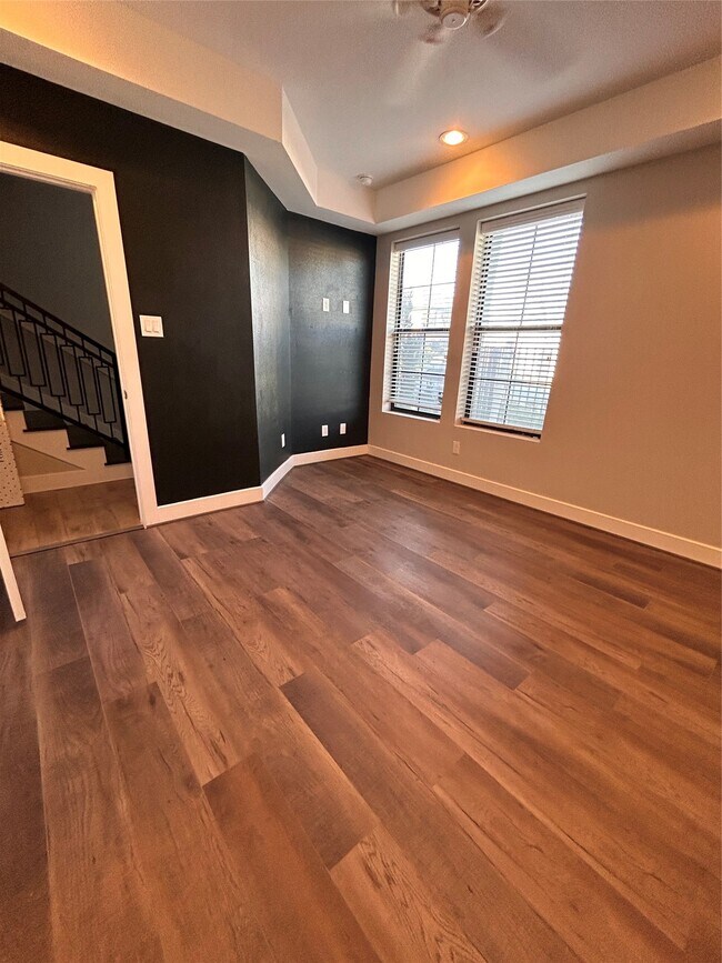 Photo - 211 Milby St