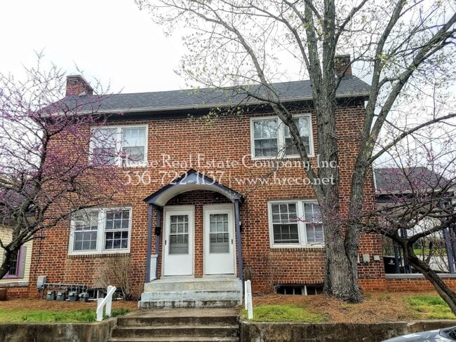 Building Photo - 123 S Poplar St Unit 123