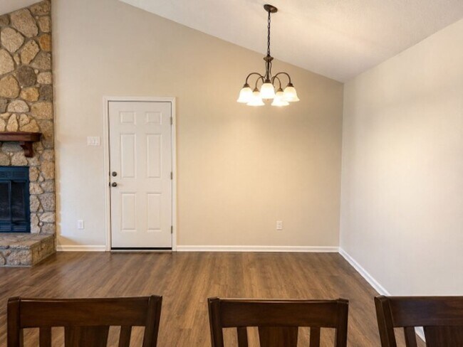 1820 Tryon Dr
