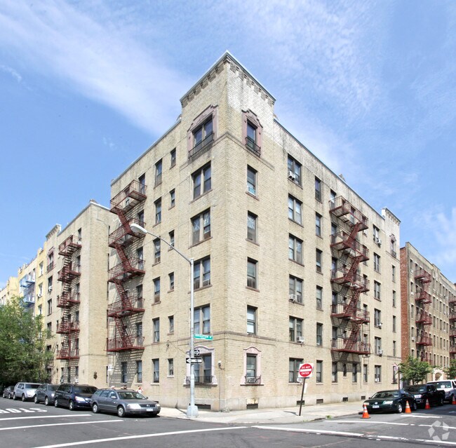 Photo - 313-323 Brightwater Ct