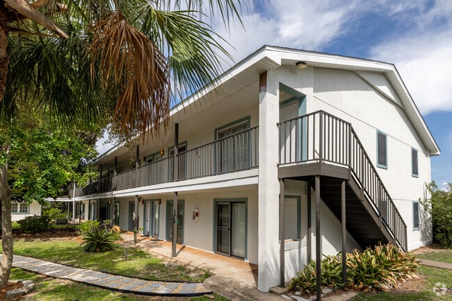 Primary - Breeze Apartments