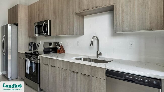 Photo - 600 19th St N Unidad 207