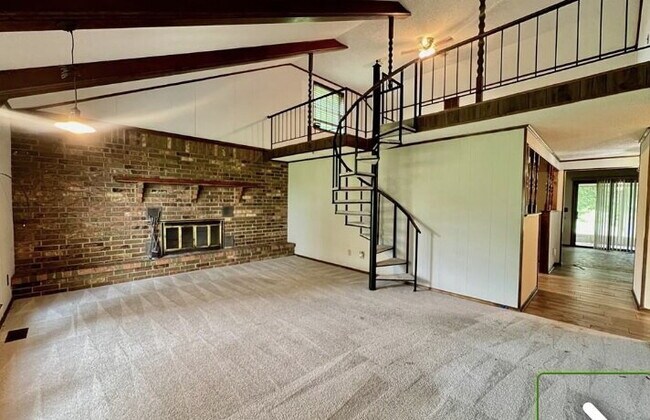 "Charming 3-Bedroom Haven with 2 Baths and 2350 Sq. Ft. of Spacious Living in Springdale!"