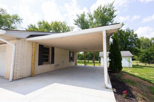 Photo - 815 Mount Olivet Girkin Rd