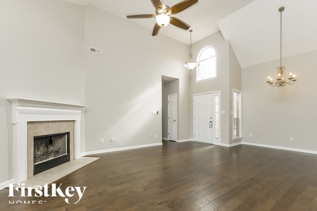 Photo - 442 Bentmoor Way