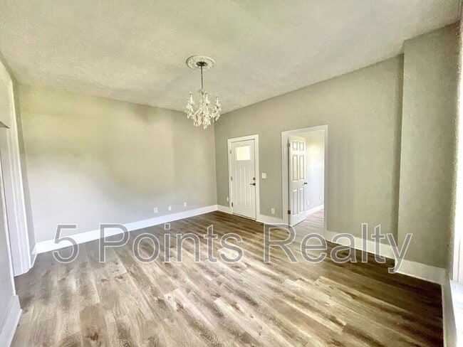 Photo - 315 Grace St