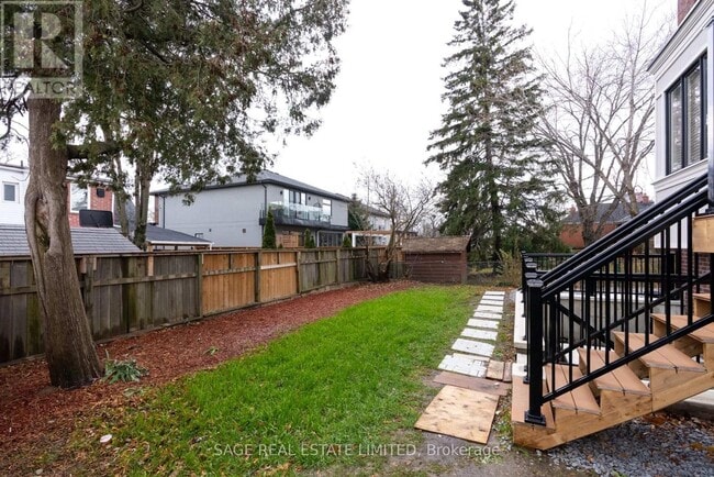 Photo - 185 Fairholme Ave