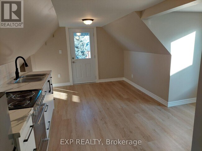 Photo - 148 Gibson Ave