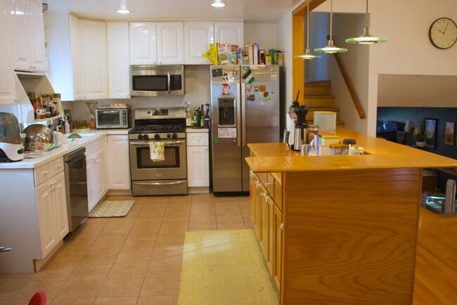 Photo - 9910 Crawford Ave
