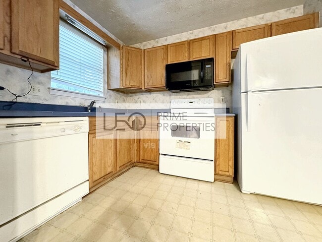 Photo - 5916 Dogwood Manor