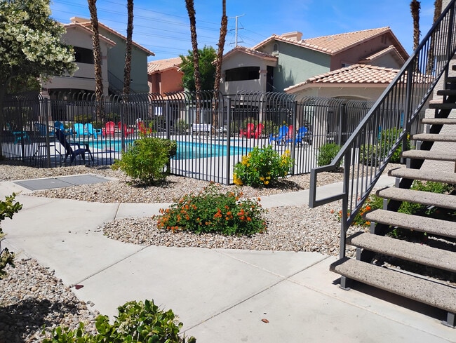 Building Photo - 8450 Alta Dr Unit 208