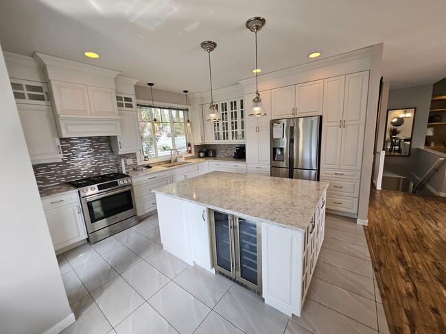 Photo - 1948 Bayview Ct