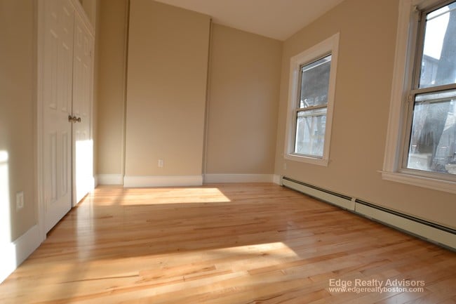 Photo - 45 Pratt St Unit 1