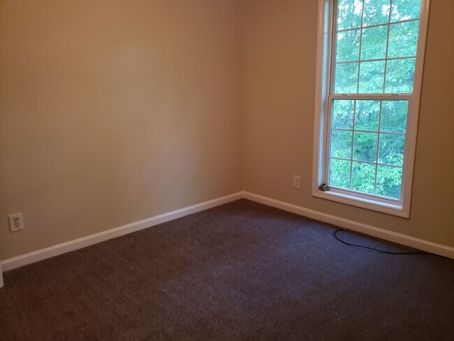 Photo - Cul-de-sac home ready to move in!