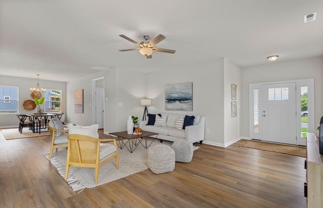 Photo - 1001 Hillpoint Rd