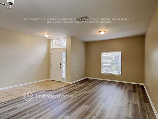 Photo - 2122 Senate Ave