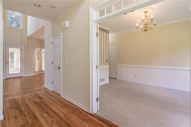 Photo - 5646 Nottingham Dr NW Casa