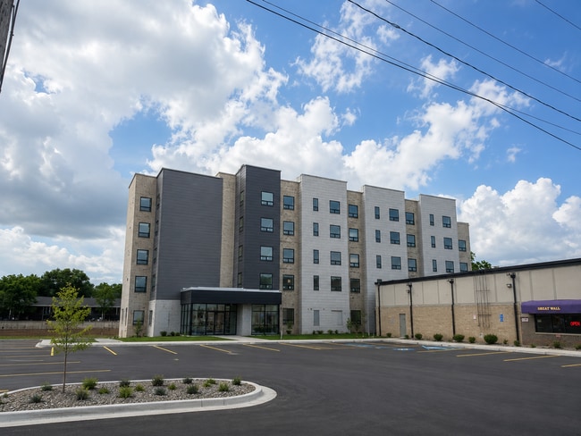 Building Photo - The Summit on College Hill